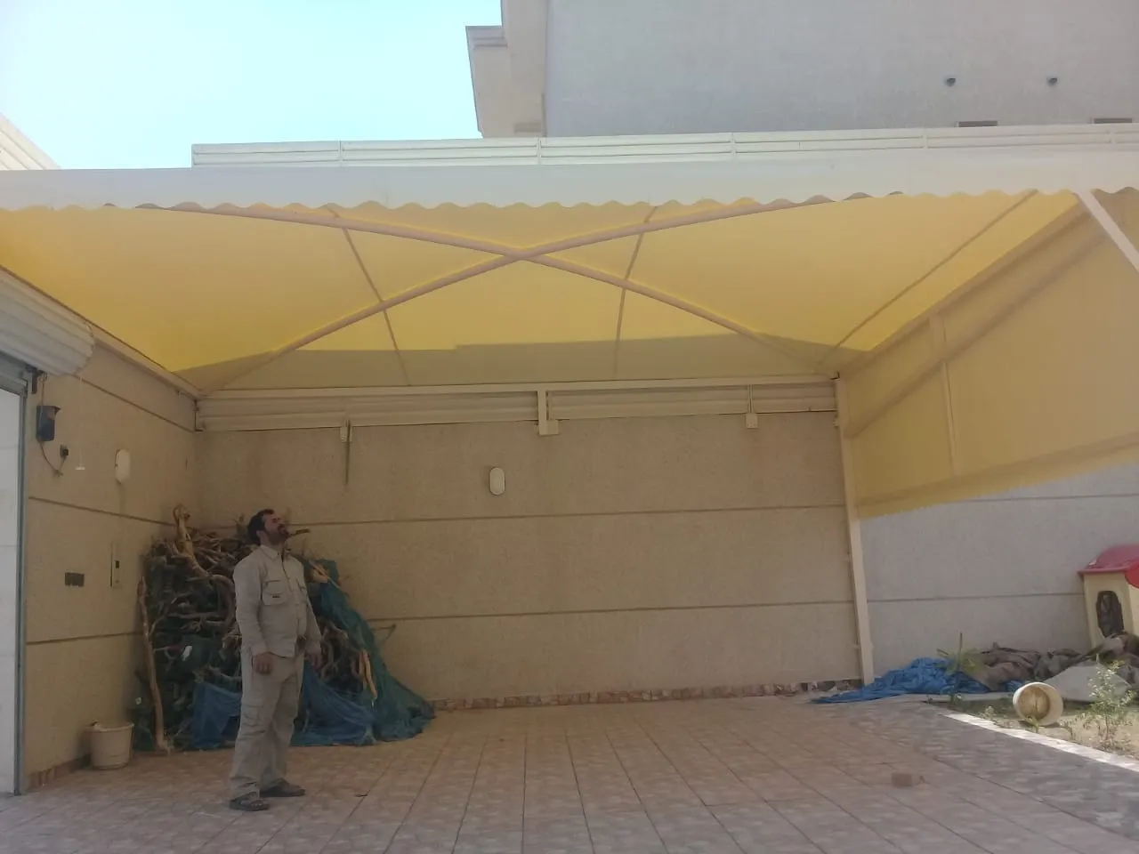 مظلات سيارات