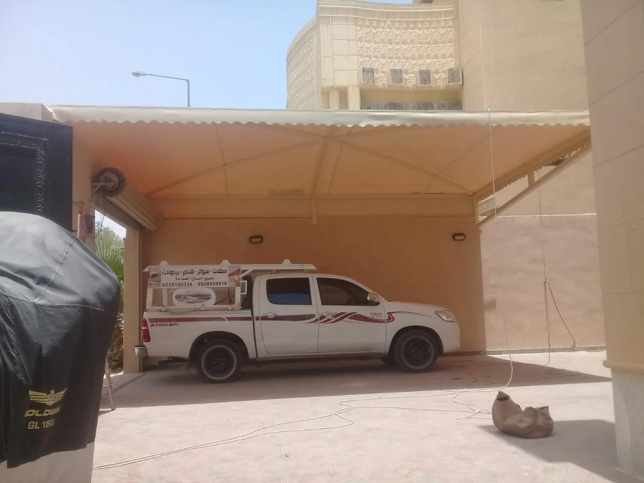 مظلات سيارات