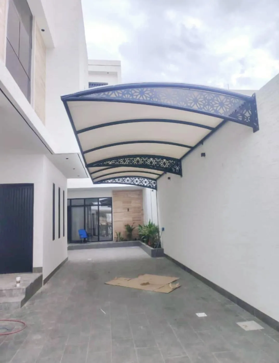 مظلات سيارات