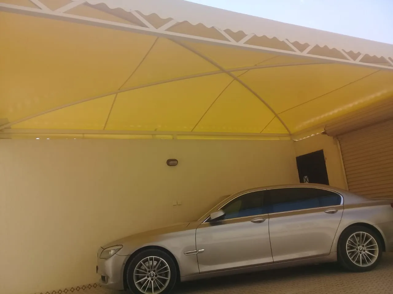 مظلات سيارات