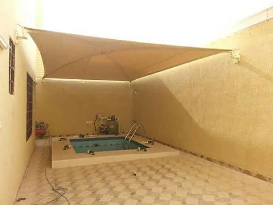 مظلات مسابح وخزانات