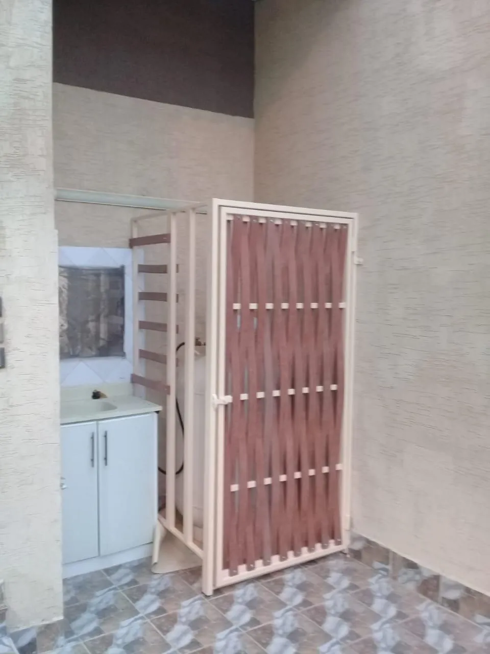 حواجز وسواتر متحركة