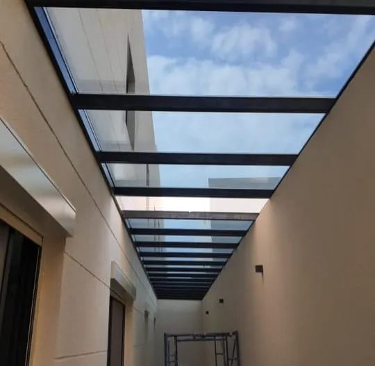 مظلات ممرات ومستودعات